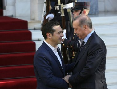 Πρωτοσέλιδο στα διεθνή ΜΜΕ η επίσκεψη του Ρ.Τ. Ερντογάν στην Ελλάδα και η αναθεωρητική πολιτική του (φωτό)